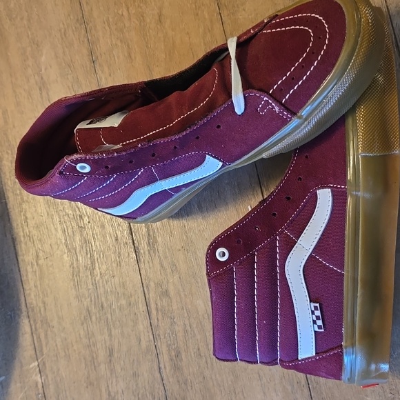 Vans SK8 Hi Maroon and White High-Top Sneakers Size 9.5 - Picture 1 of 2